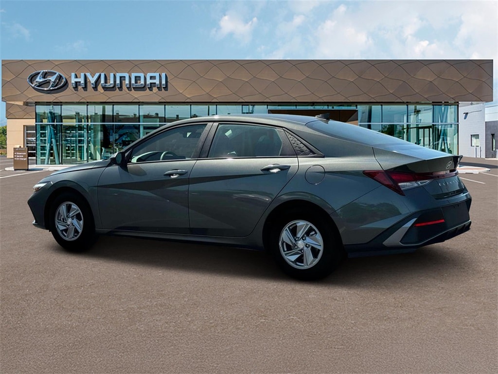 Thumbnail: 2025 Hyundai Elantra - 4