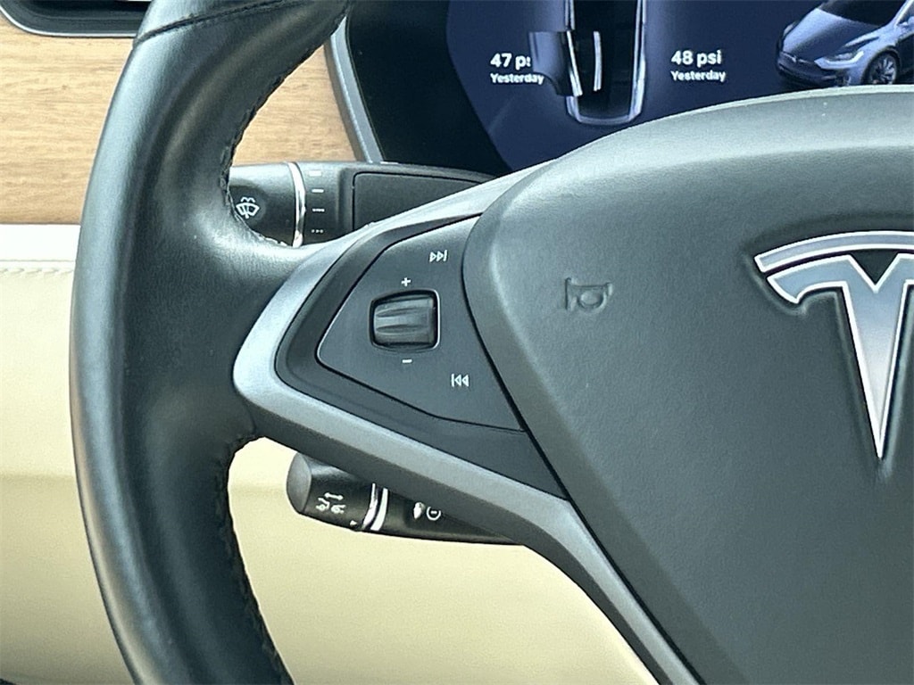 Thumbnail: 2020 Tesla Model X - 14