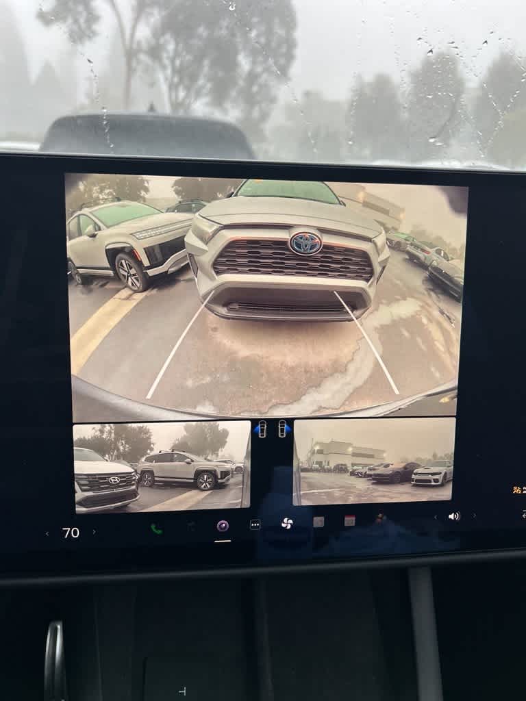 Thumbnail: 2022 Tesla Model X - 11