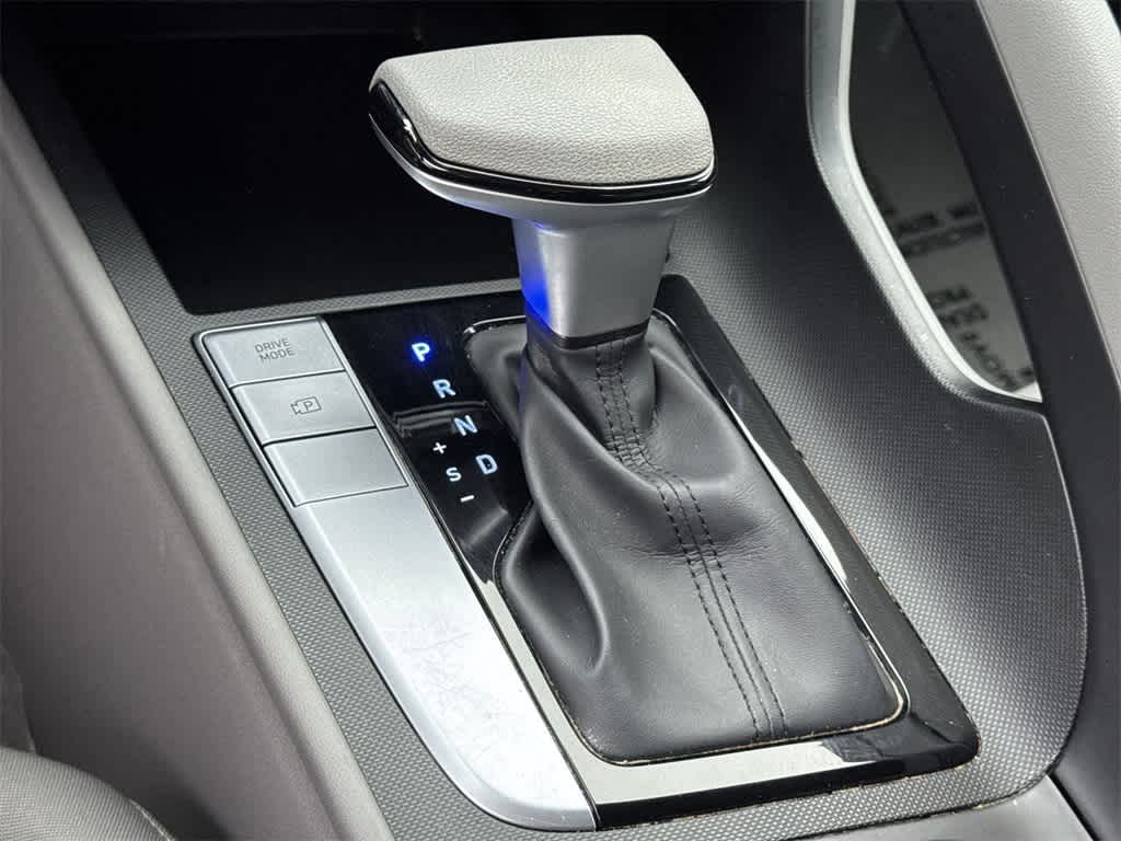 Thumbnail: 2023 Hyundai Elantra - 17