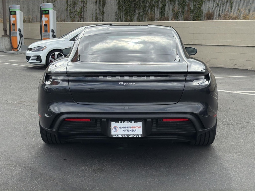 Thumbnail: 2022 Porsche Taycan - 5