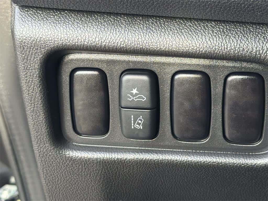 Thumbnail: 2024 Mitsubishi Outlander Sport - 22