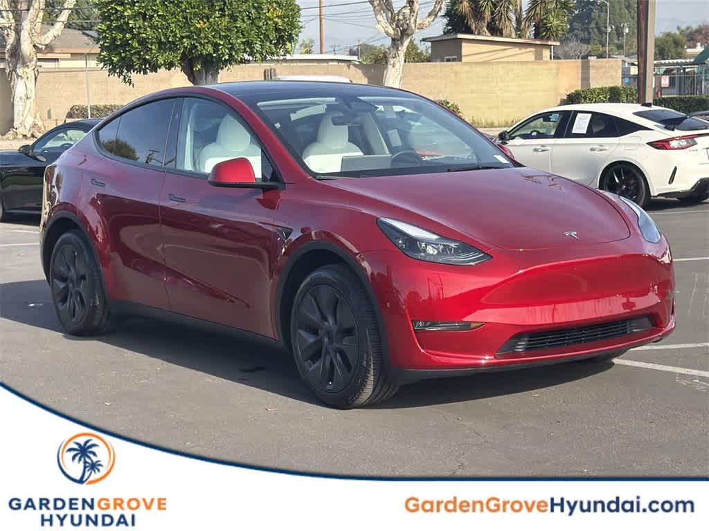 2025 Tesla Model Y Long Range's photo