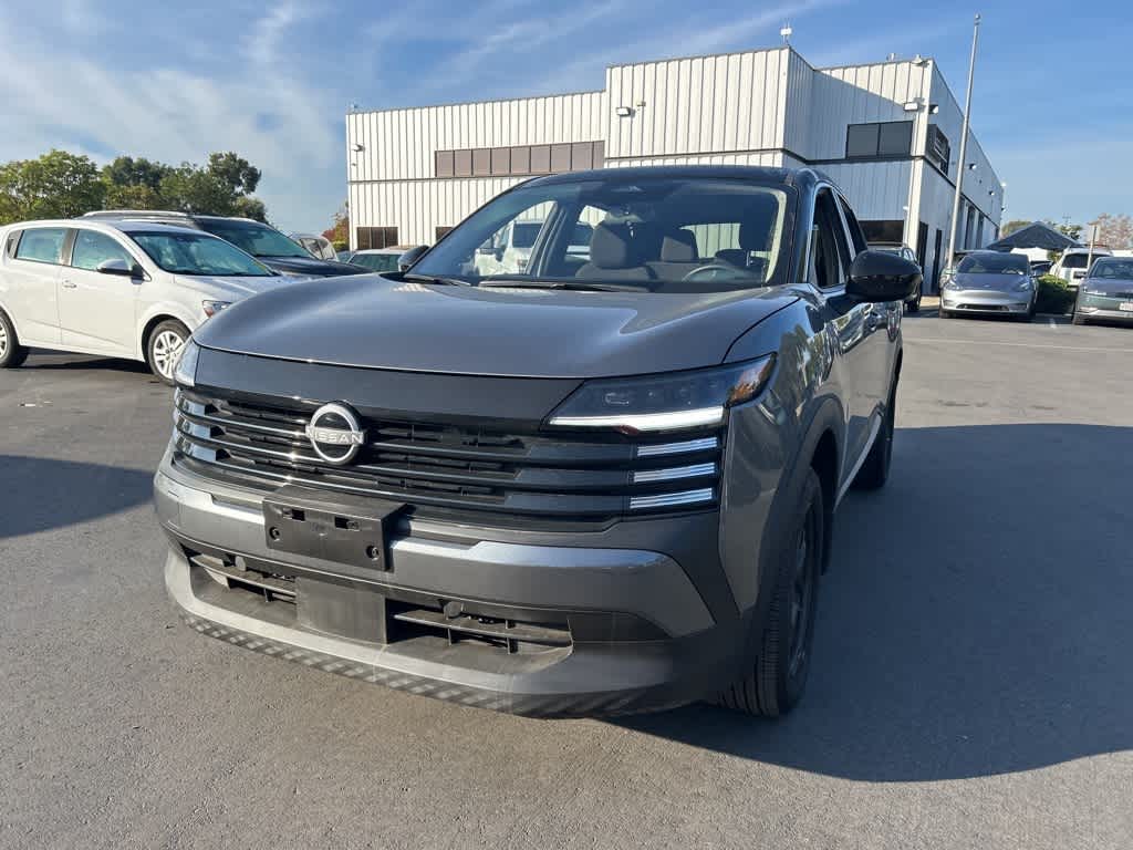 Thumbnail: 2025 Nissan Kicks - 5