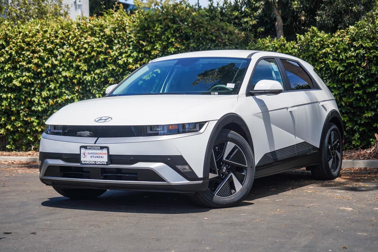 Thumbnail: 2026 Hyundai Ioniq 5 - 1