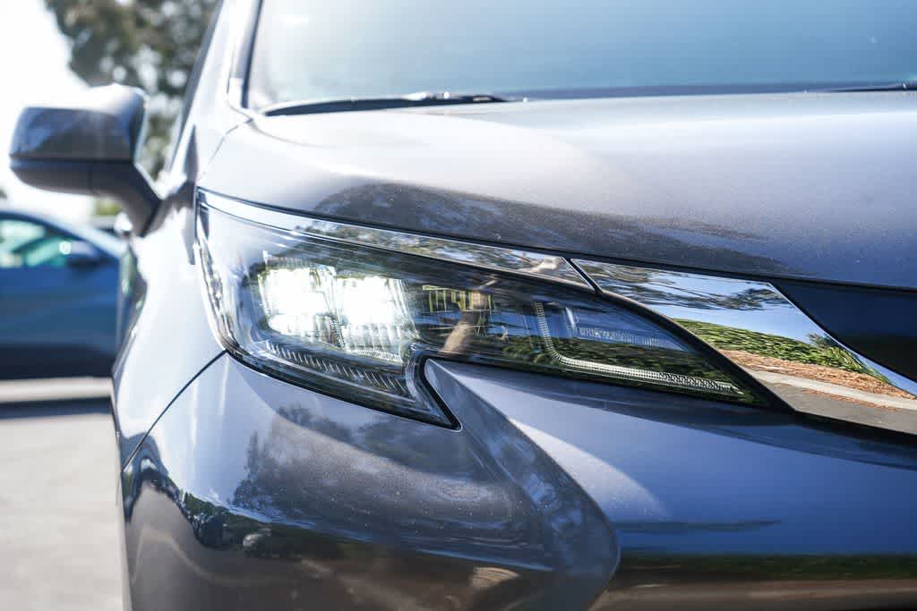 Thumbnail: 2025 Toyota Sienna - 9