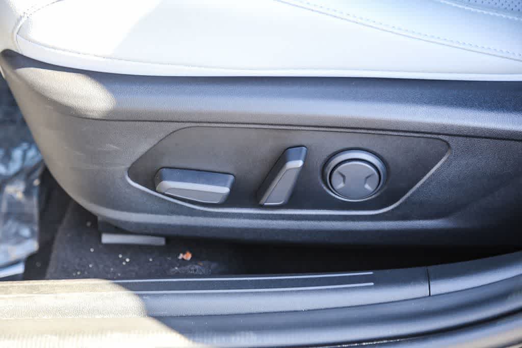 Thumbnail: 2025 Hyundai Elantra - 21