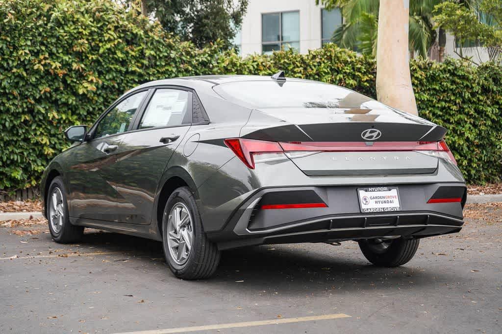Thumbnail: 2026 Hyundai Elantra - 4