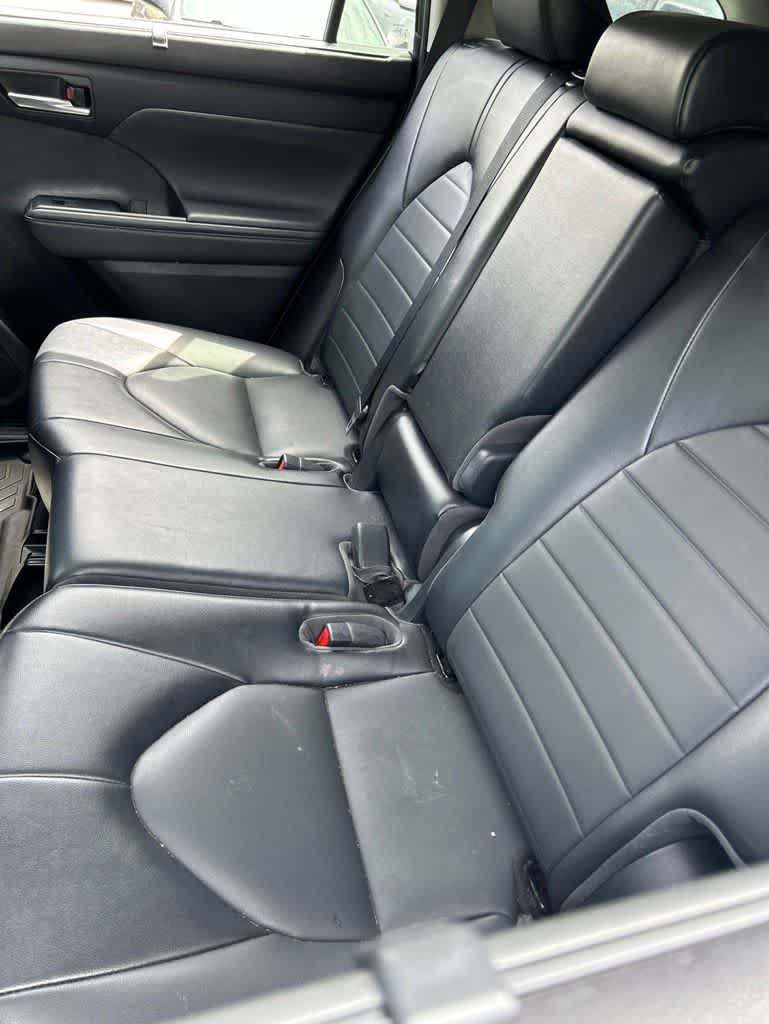 Thumbnail: 2022 Toyota Highlander - 6
