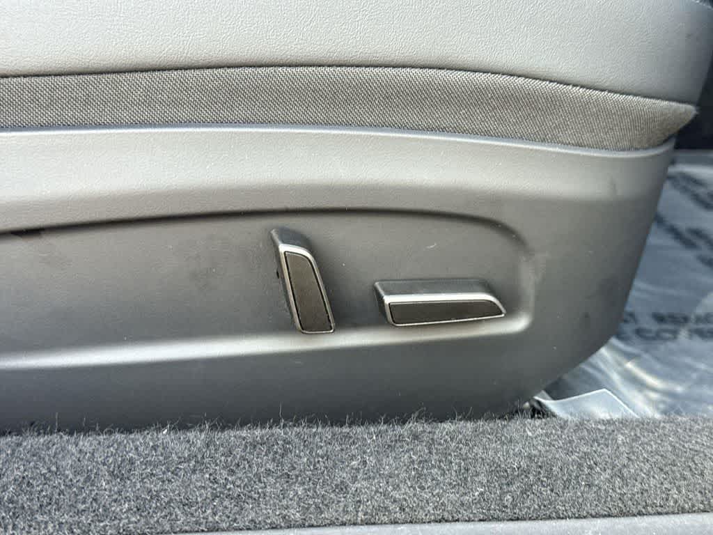 Thumbnail: 2025 Tesla Model 3 - 42