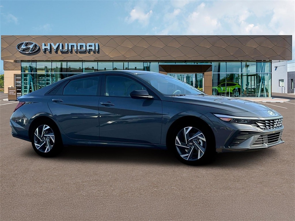Thumbnail: 2025 Hyundai Elantra - 10