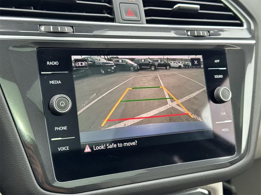 Thumbnail: 2022 Volkswagen Tiguan - 19