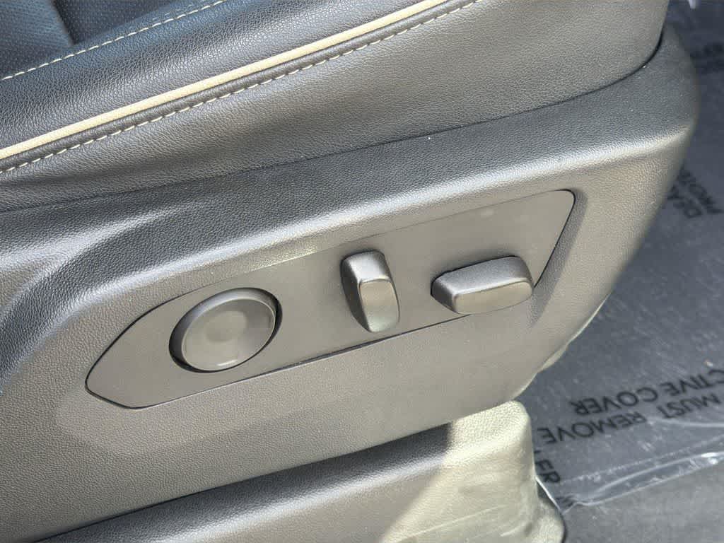 Thumbnail: 2023 Chevrolet Suburban - 43