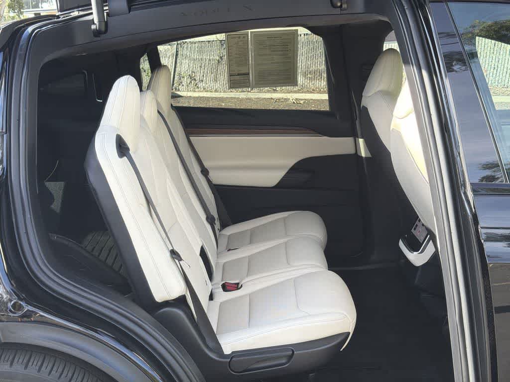 Thumbnail: 2022 Tesla Model X - 29