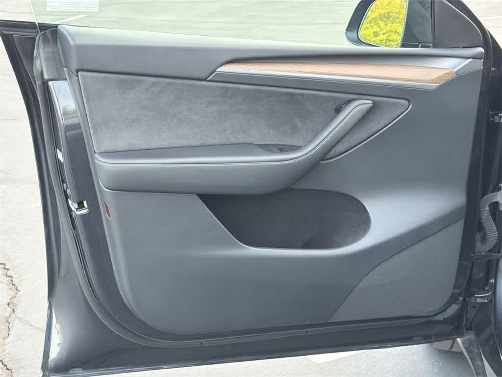 Thumbnail: 2024 Tesla Model Y - 24