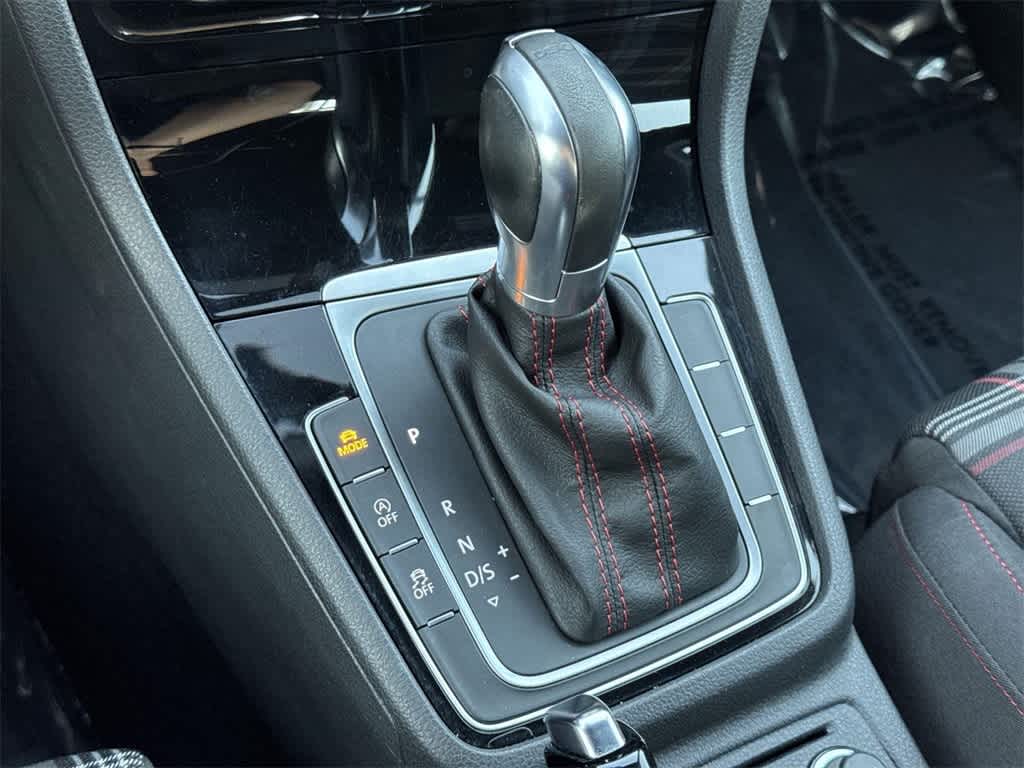 Thumbnail: 2019 Volkswagen Golf - 16