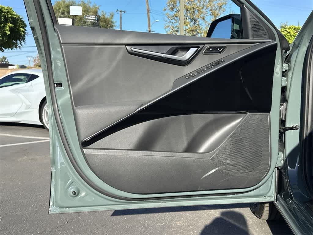 Thumbnail: 2023 Kia Niro - 24