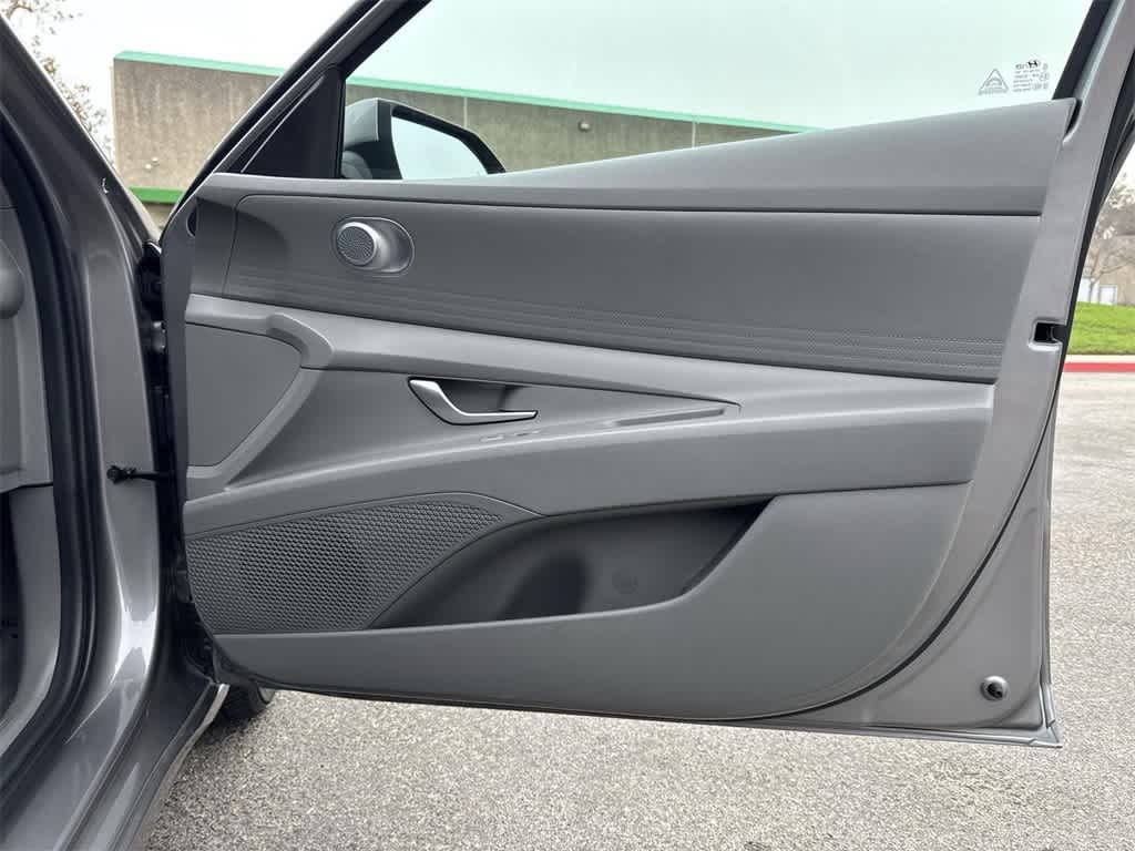 Thumbnail: 2023 Hyundai Elantra - 33