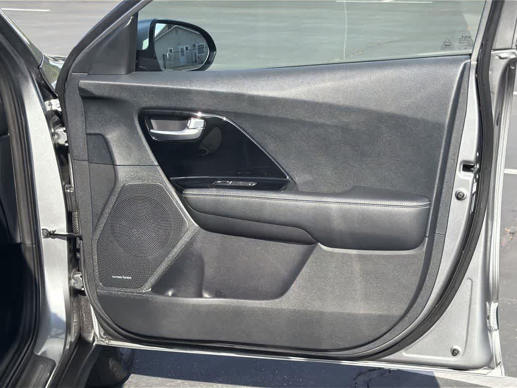 Thumbnail: 2022 Kia Niro - 34