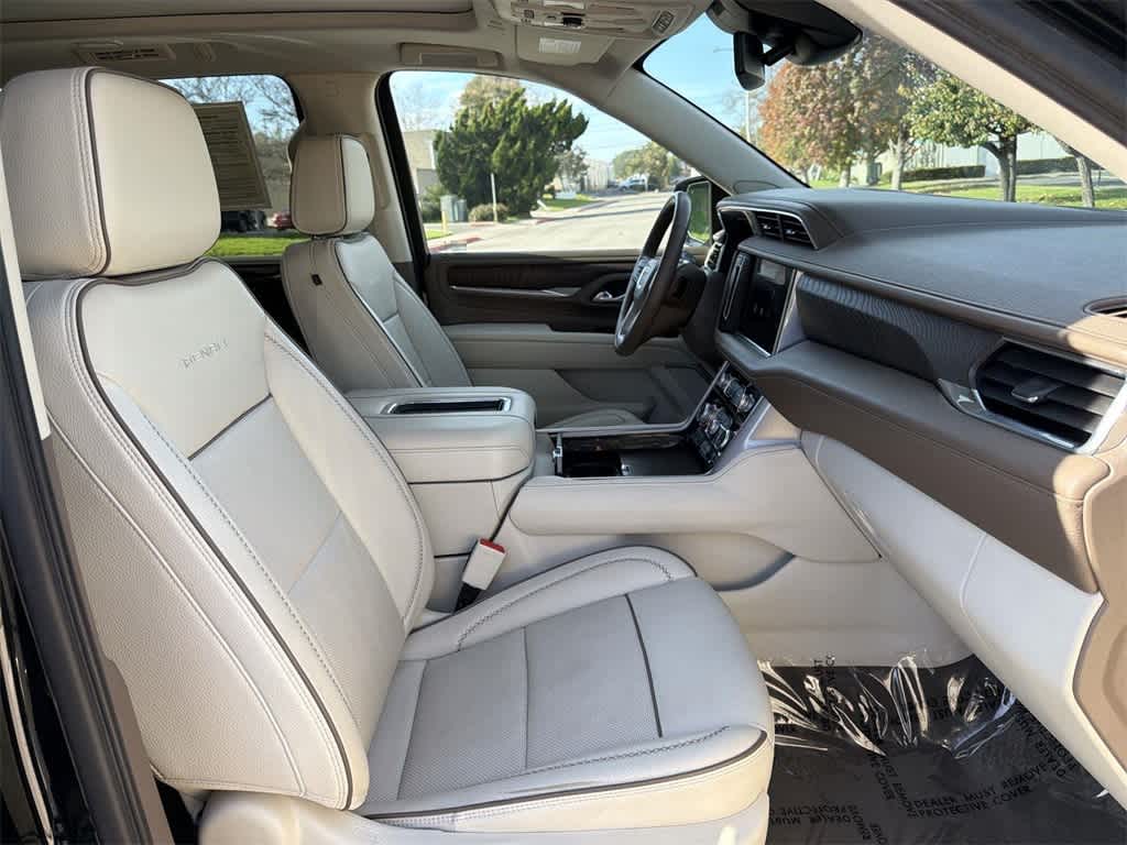 Thumbnail: 2023 GMC Yukon XL - 41