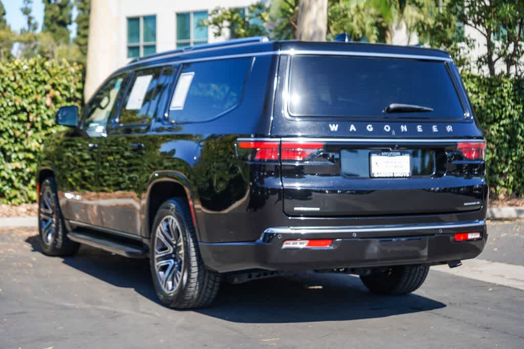 Thumbnail: 2023 Jeep Wagoneer - 4