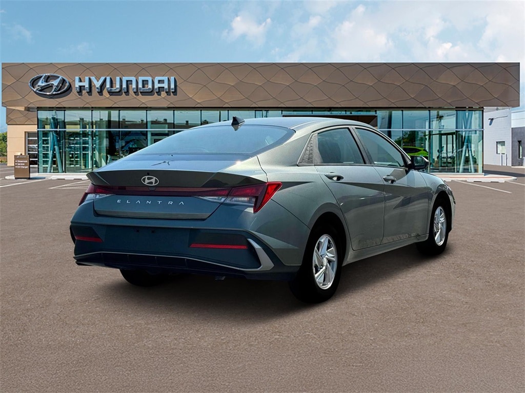 Thumbnail: 2025 Hyundai Elantra - 7