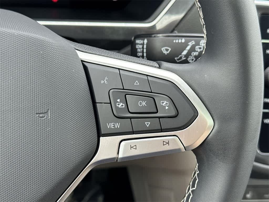 Thumbnail: 2022 Volkswagen Tiguan - 15