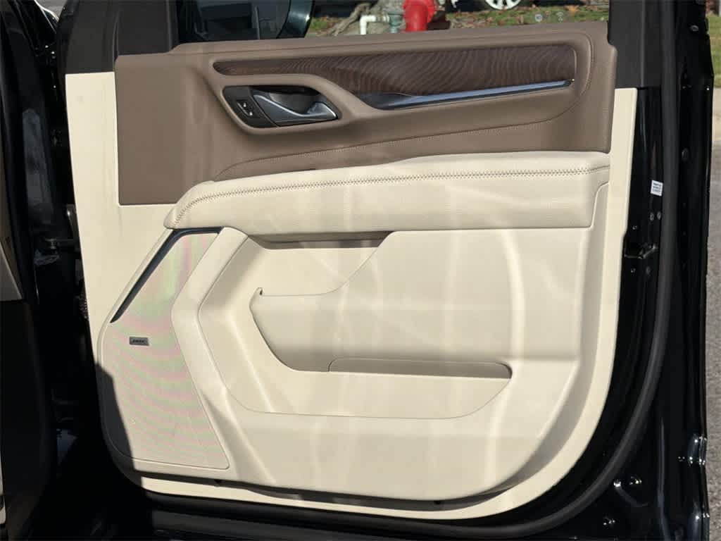 Thumbnail: 2023 GMC Yukon XL - 40