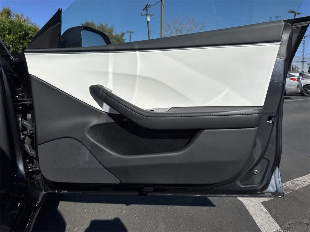 Thumbnail: 2025 Tesla Model 3 - 40