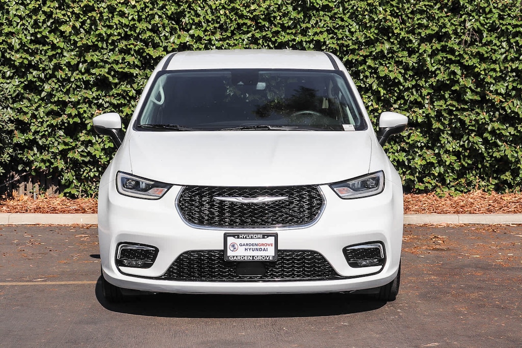 Used 2023 Chrysler Pacifica Hybrid Touring L Van