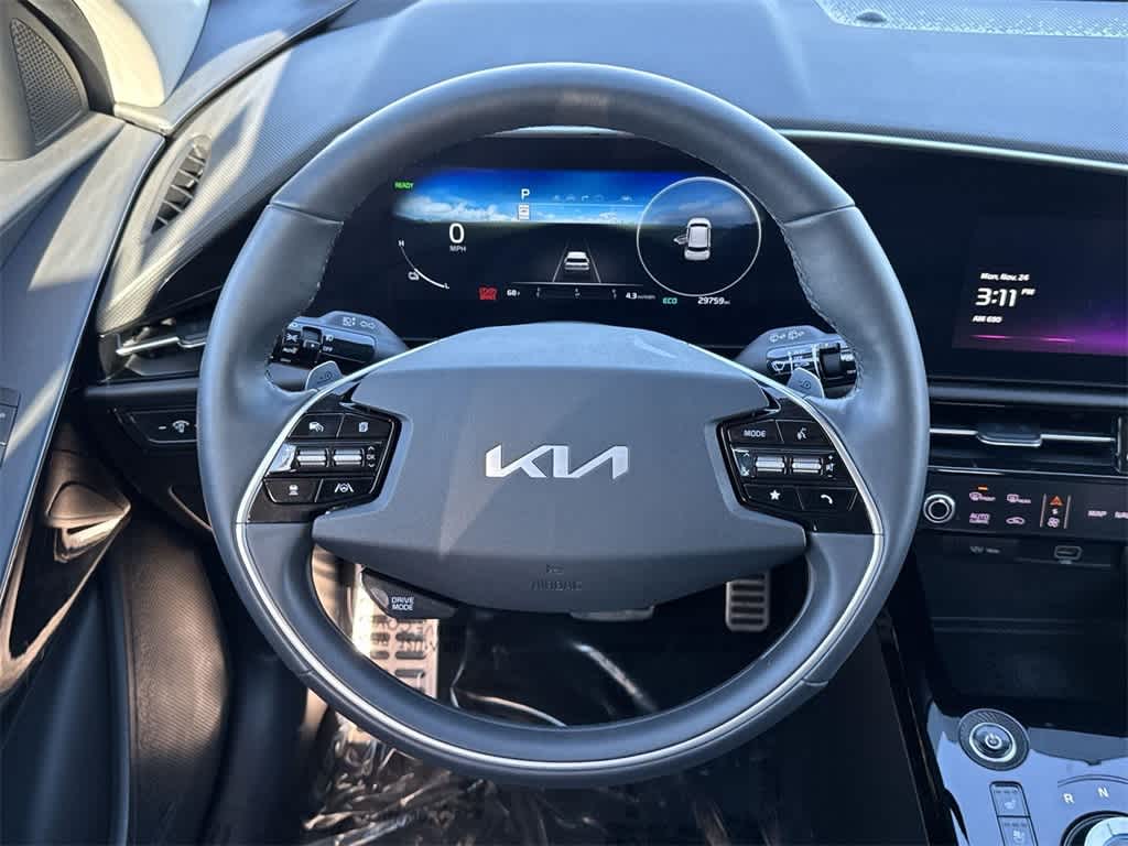 Thumbnail: 2023 Kia Niro - 13