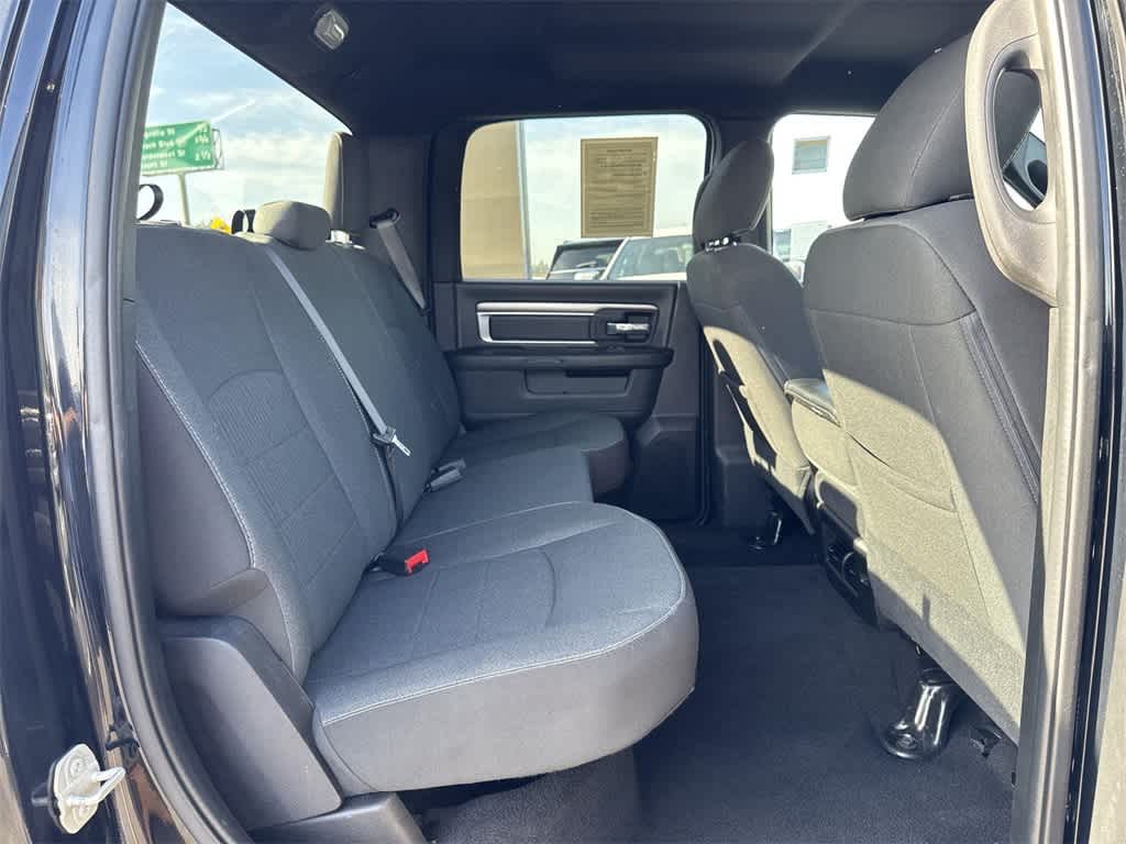 Thumbnail: 2024 RAM 1500 Classic - 32