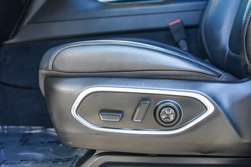 Thumbnail: 2023 Jeep Wagoneer - 20