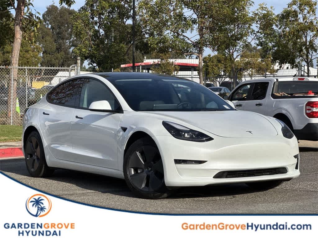 2023 Tesla Model 3 Base's photo