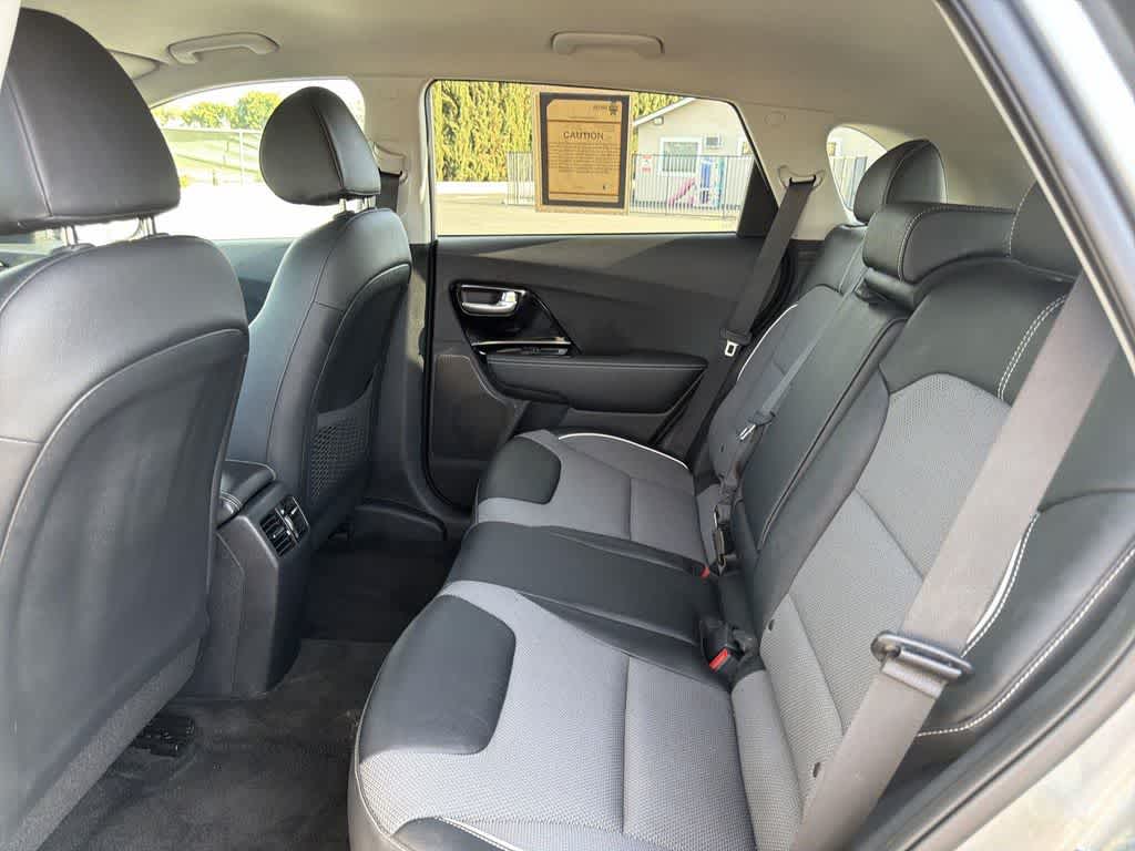 Thumbnail: 2022 Kia Niro - 29