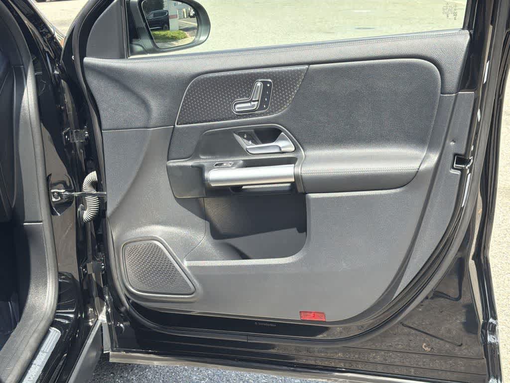 Thumbnail: 2025 Mercedes-Benz GLA - 34