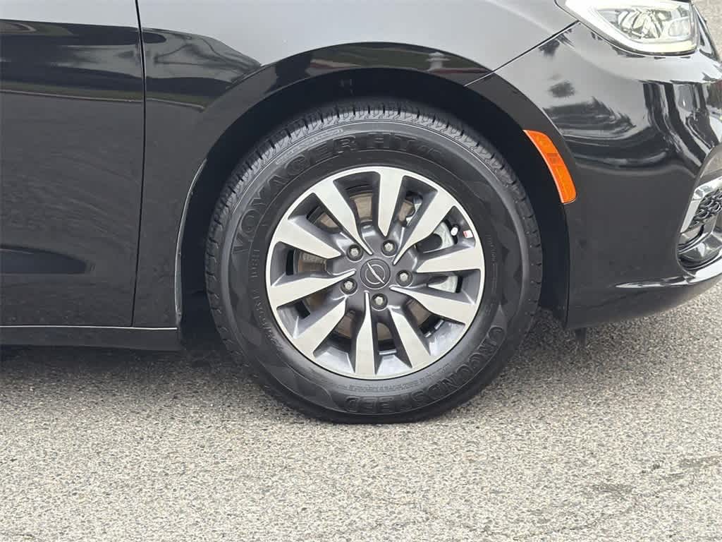 Thumbnail: 2024 Chrysler Pacifica - 43