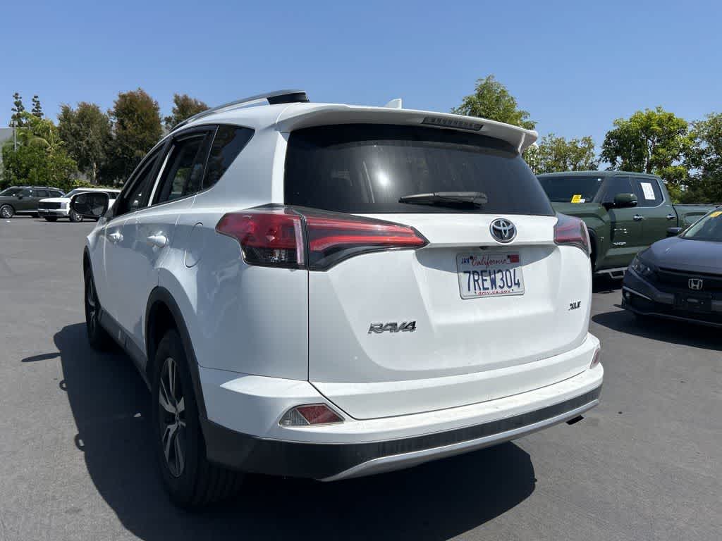 Thumbnail: 2016 Toyota RAV4 - 3