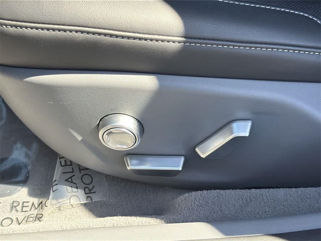 Thumbnail: 2024 Lucid Air - 25