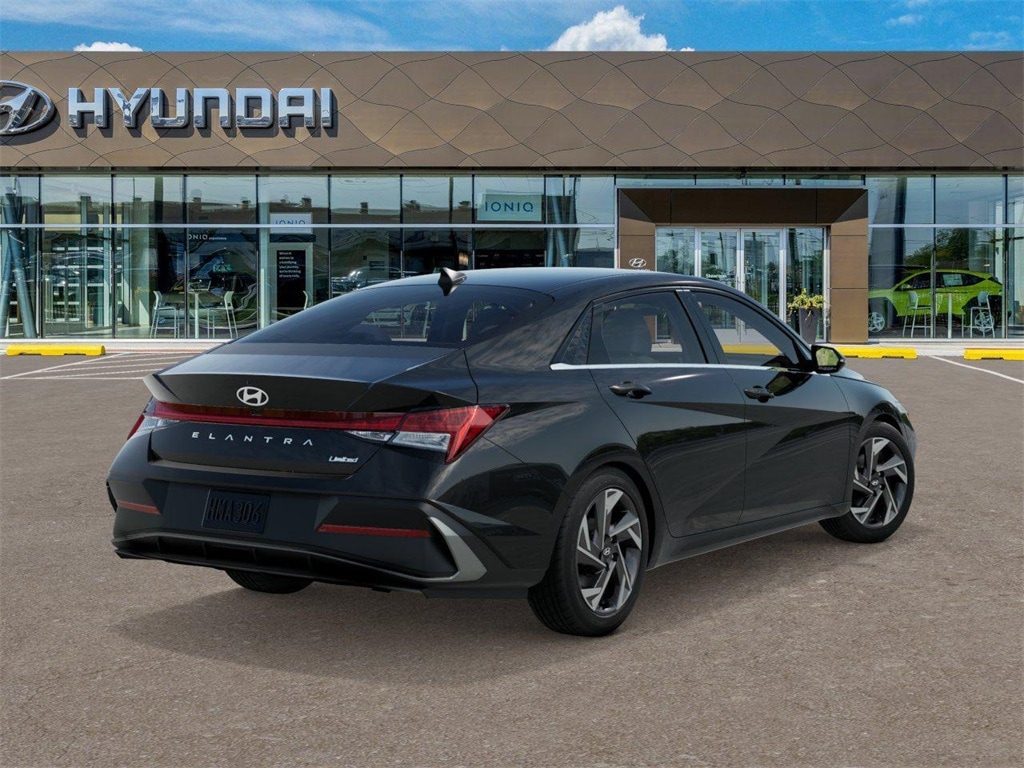 Thumbnail: 2025 Hyundai Elantra - 4