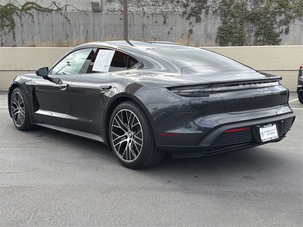 Thumbnail: 2022 Porsche Taycan - 6