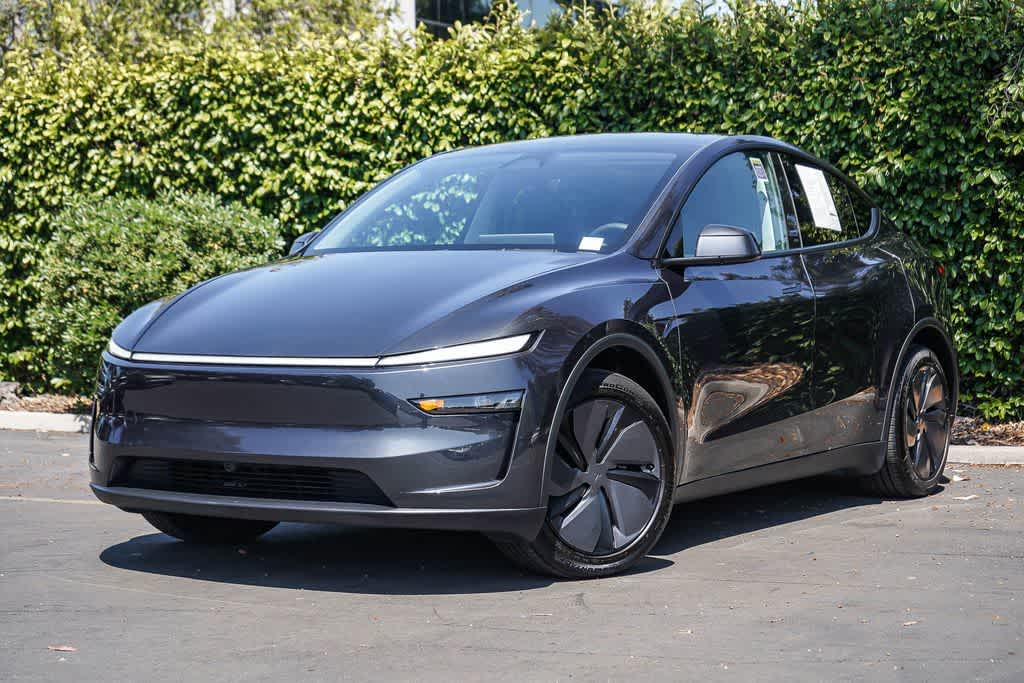 2026 Tesla Model Y Standard All-Wheel Drive's photo