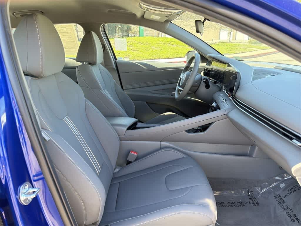 Thumbnail: 2023 Hyundai Elantra - 32