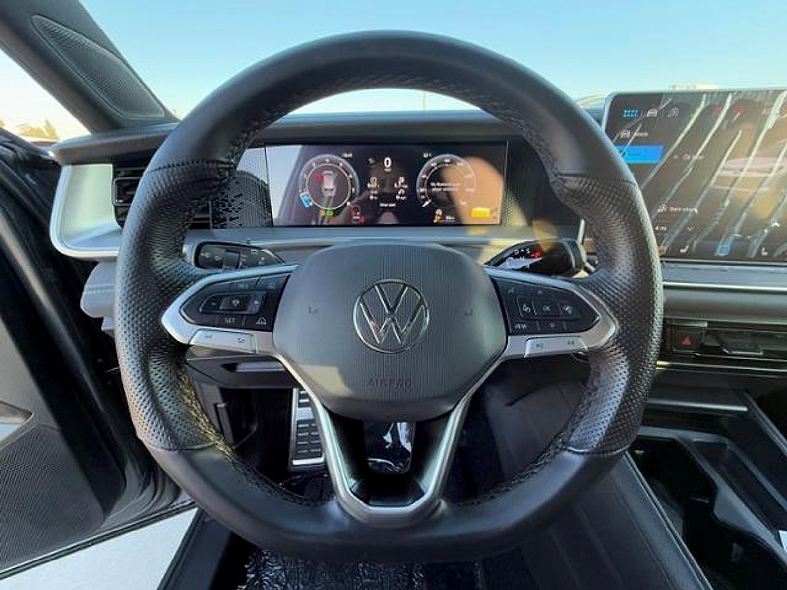 2026 Volkswagen Tiguan SE R-LINE BLACK - Photo 14