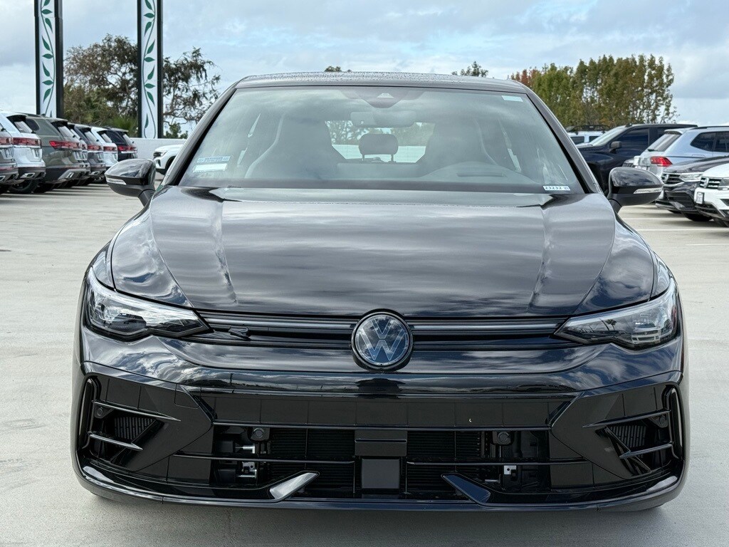 2025 Volkswagen Golf R photo 2