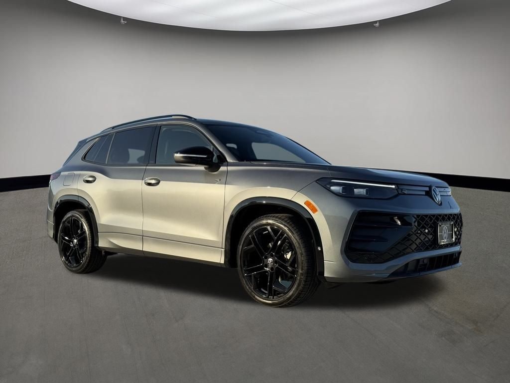 New 2026 Volkswagen Tiguan 2.0T SE R-Line Black SUV