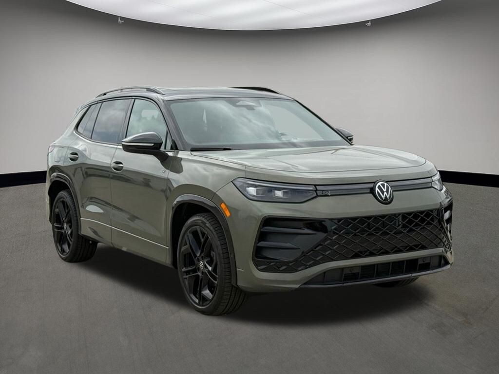 New 2026 Volkswagen Tiguan 2.0T SE R-Line Black SUV