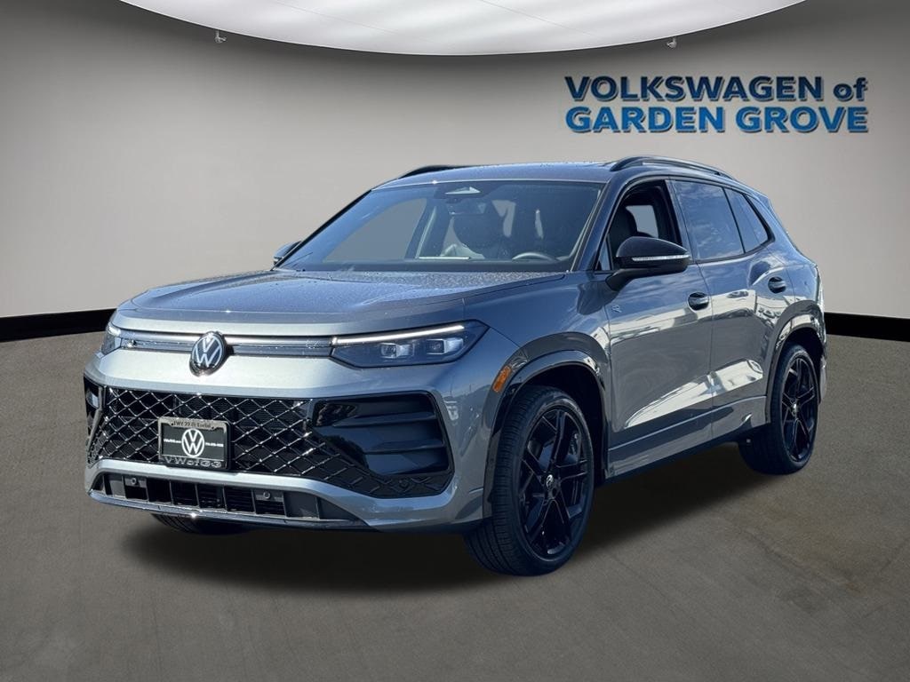 New 2025 Volkswagen Tiguan 2.0T SE R-Line Black SUV