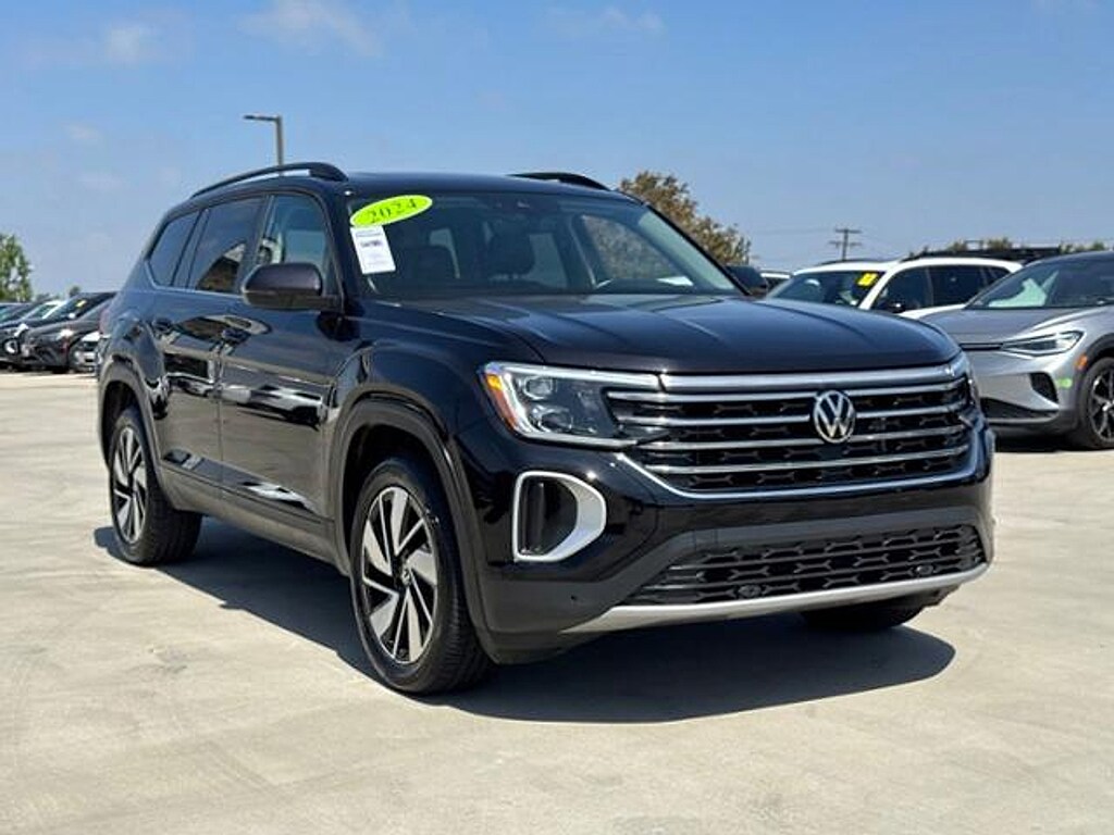 Used 2024 Volkswagen Atlas 2.0T SE w/Technology SUV