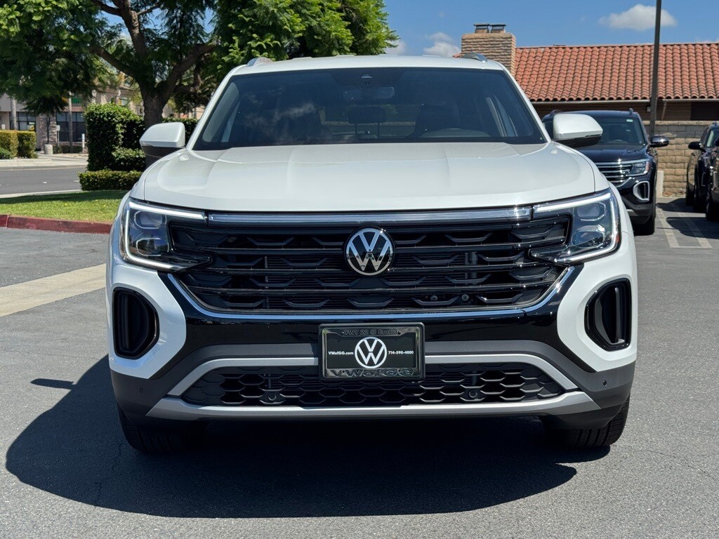 2026 Volkswagen Atlas Cross Sport SE Technology photo 2